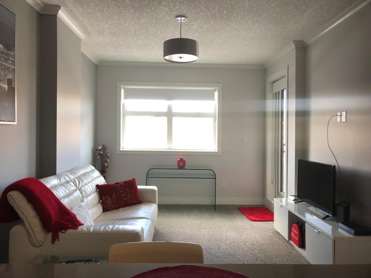 Amicable, Cozy, High Speed Internet, Sleeps 2 Riverview Downtown Apartment YYC Buitenkant foto