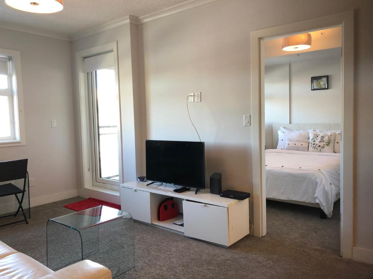 Amicable, Cozy, High Speed Internet, Sleeps 2 Riverview Downtown Apartment YYC Buitenkant foto