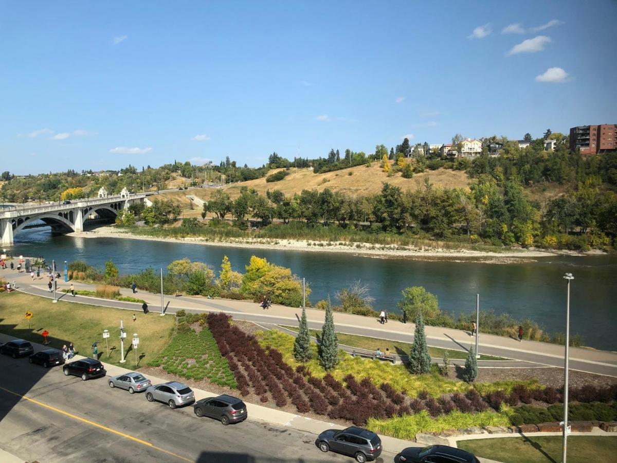 Amicable, Cozy, High Speed Internet, Sleeps 2 Riverview Downtown Apartment YYC Buitenkant foto